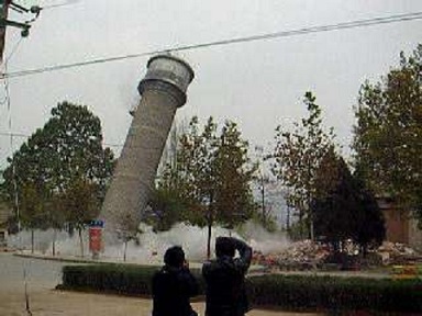 水塔人工拆除告訴你高空拆除的安全規(guī)程?