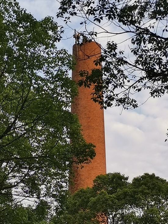 煙囪拆除在什么條件下進(jìn)行人工拆除