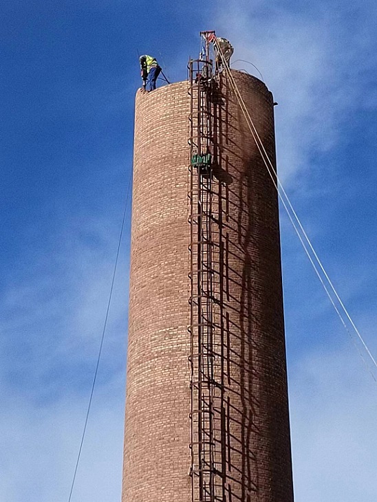 煙囪人工拆除公司施工實力強 安全又環(huán)保