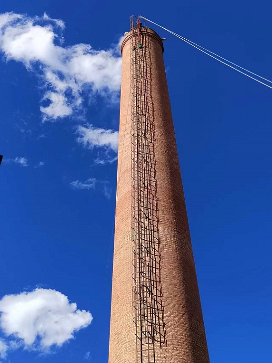 煙囪拆除公司：如何選擇專業(yè)的煙囪拆除公司