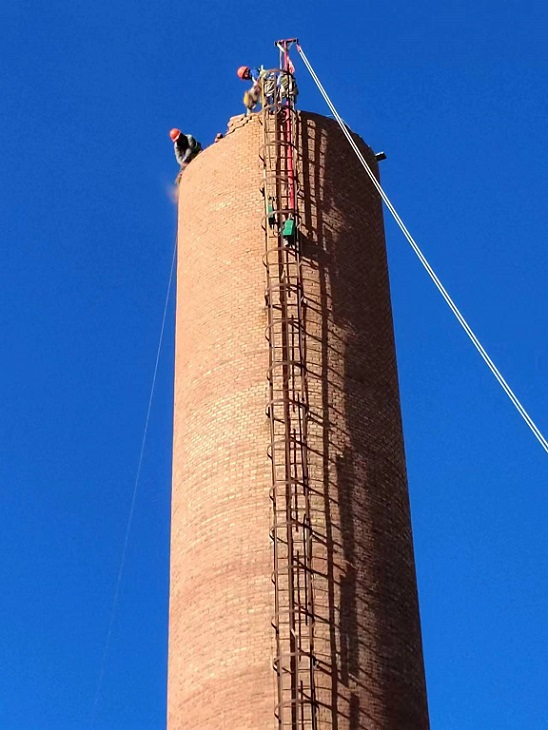 拆除煙囪公司：環(huán)保拆除與安全的雙重保障