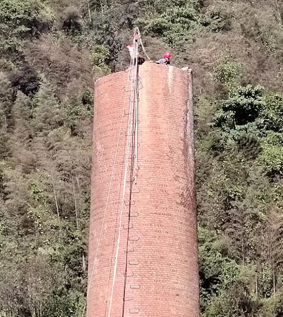 拆除煙囪公司：環(huán)保拆除，安全保障