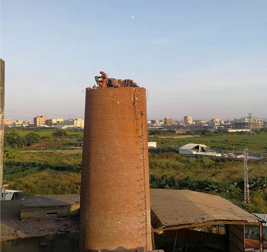 煙囪拆除公司：環(huán)保、安全與專業(yè)技能的和諧共舞