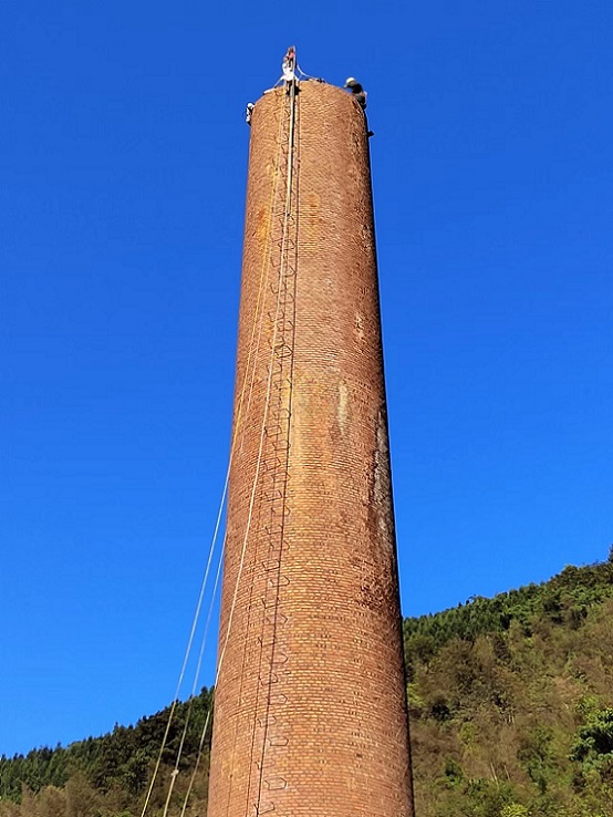 煙囪拆除公司：安全又高效，共筑美好環(huán)境