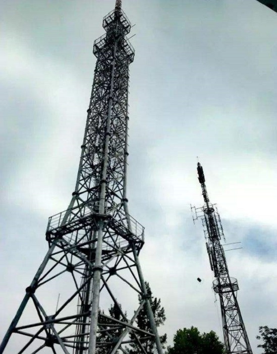 鐵塔拆除：根據(jù)現(xiàn)場，如何選擇合適的拆除方案