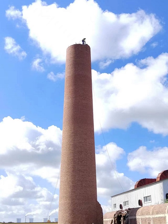 煙囪拆除公司:環(huán)保拆除技術的引領者與創(chuàng)新者