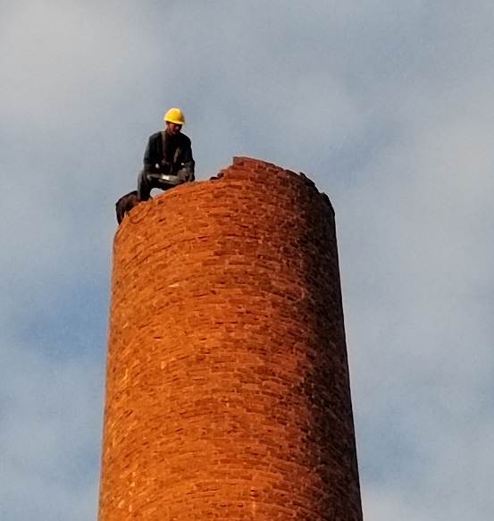 煙囪拆除公司:專業(yè)為何能確保安全拆除