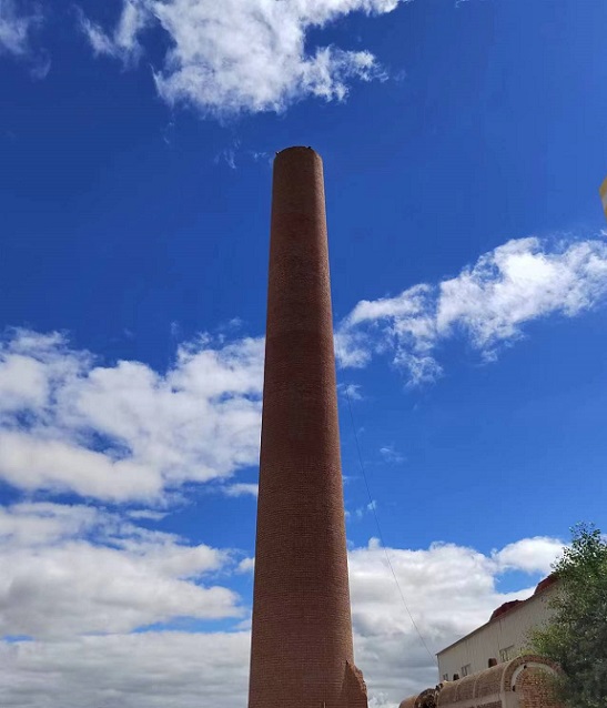 煙囪拆除公司:技術創(chuàng)新與專業(yè)服務的完美結合