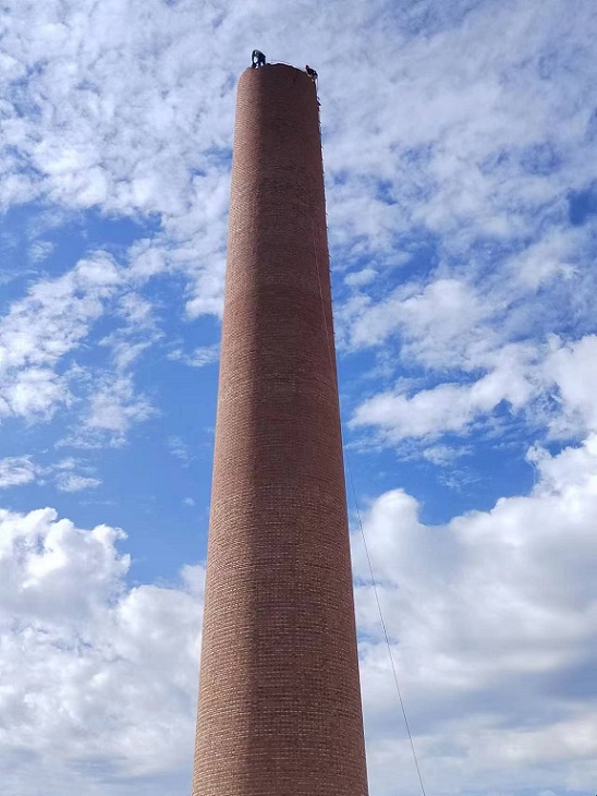 煙囪拆除公司:專業(yè)施工,解決拆除難題