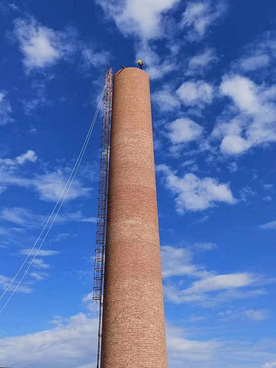 煙囪拆除:專(zhuān)業(yè)解析與安全實(shí)施指南