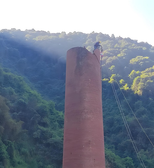 煙囪拆除的幾種常見方式：技術(shù)、安全與環(huán)保的博弈